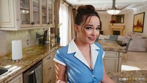 Syren De Mer, Rissa May - Cleaning Them Out!