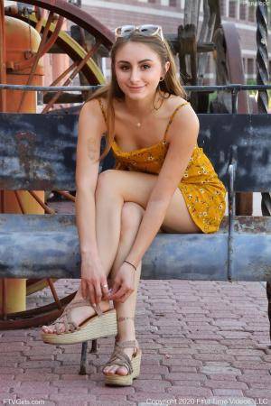 Original 852 px/ 1280 px