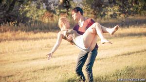 Original 1600 px/ 900 px