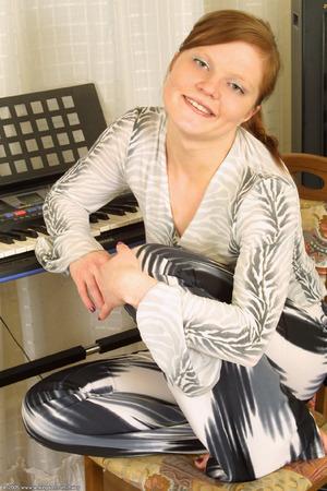 Original 682 px/ 1024 px