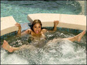 Original 850 px/ 638 px