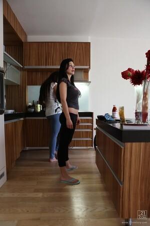 Original 853 px/ 1280 px