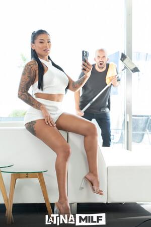 Original 2560 px/ 3840 px