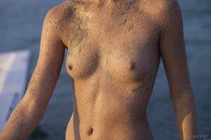 Original 2048 px/ 1365 px