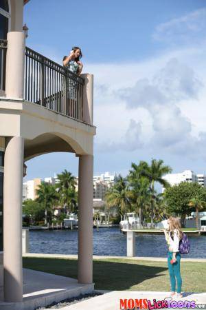 Original 2560 px/ 3840 px