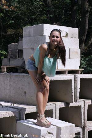 Original 854 px/ 1280 px