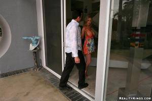 Original 900 px/ 600 px