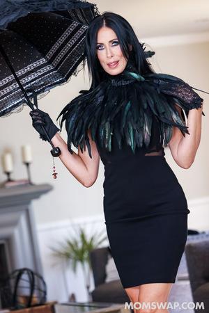 #MomSwap - Reagan Foxx, Katie Morgan - The Vamp Next Door