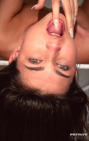 Original 2035 px/ 3200 px