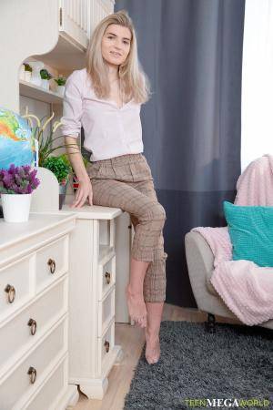 Original 2333 px/ 3500 px