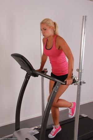 Original 853 px/ 1280 px