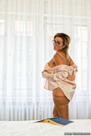 Original 1067 px/ 1600 px