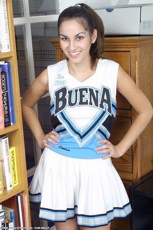 Original 683 px/ 1024 px