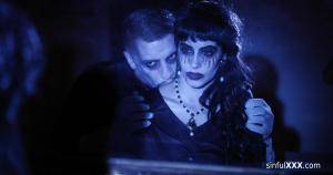 Original 4096 px/ 2160 px