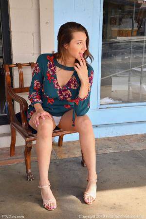 Original 852 px/ 1280 px