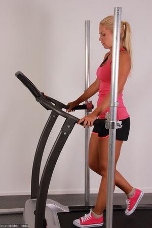 Original 853 px/ 1280 px