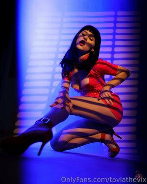 Original 3200 px/ 4000 px