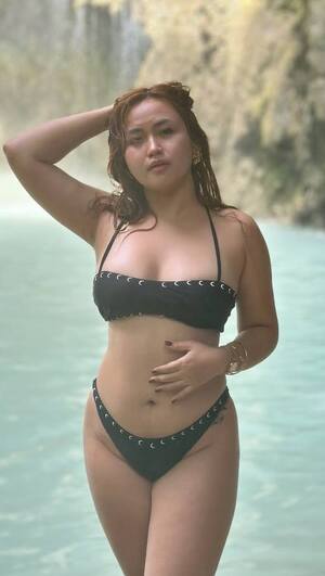 Original 594 px/ 1051 px