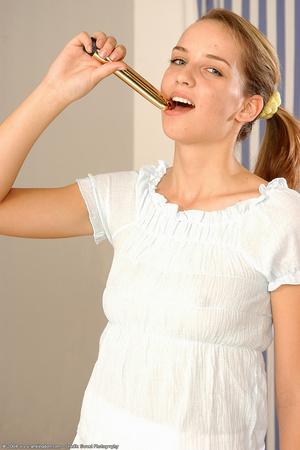 Original 682 px/ 1024 px