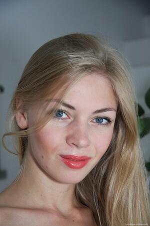 Original 1067 px/ 1600 px