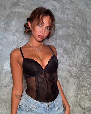 Original 1440 px/ 1800 px