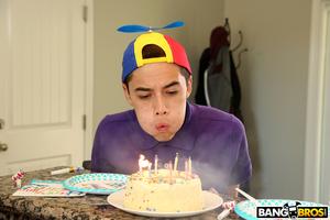 Original 2000 px/ 1333 px