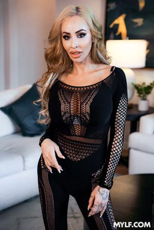 #MYLF - Danae Mari - The Handyman Can Cum on My Tits