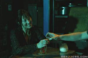 Original 900 px/ 599 px