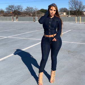 Original 828 px/ 828 px