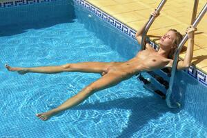 Original 3000 px/ 1995 px