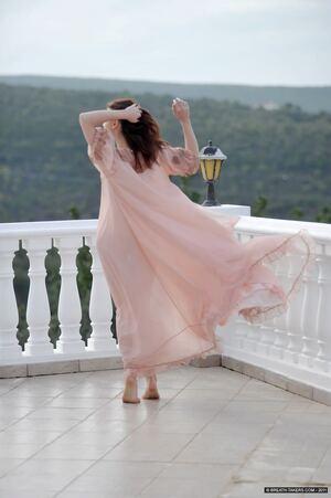 Original 852 px/ 1280 px