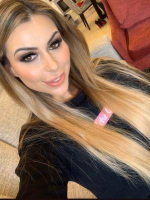 Original 737 px/ 984 px