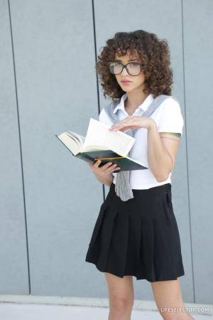 Original 853 px/ 1280 px