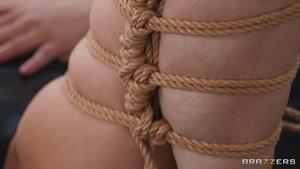 #Brazzers - Tifa Quinn - Boxed And Bound