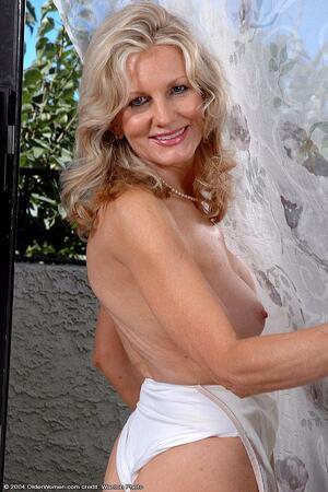 Original 682 px/ 1024 px