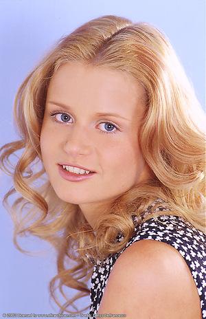 Original 532 px/ 823 px