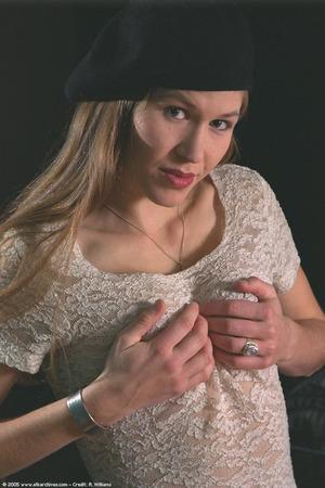 Original 682 px/ 1024 px