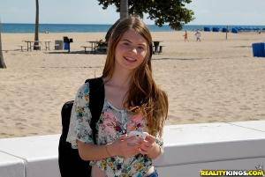 Original 900 px/ 603 px