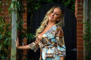 Original 4500 px/ 3000 px