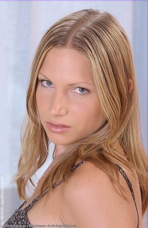 Original 619 px/ 950 px