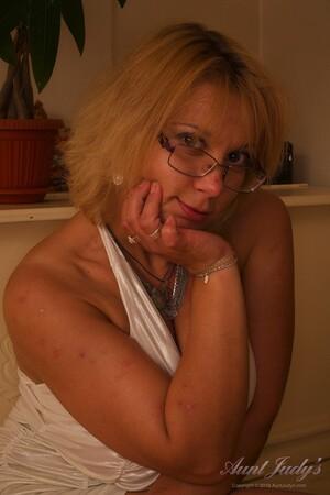 Original 1066 px/ 1600 px