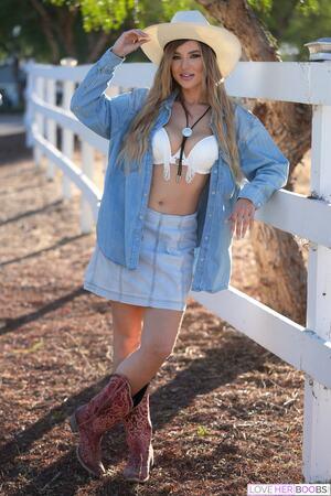 Original 3200 px/ 4800 px