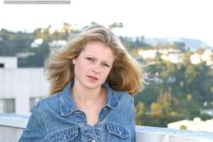 Original 1067 px/ 711 px