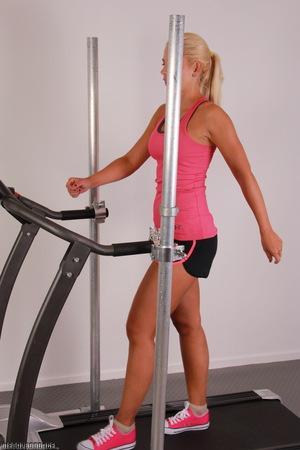 Original 853 px/ 1280 px