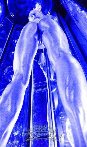 Lara De Santis - Lampada UV