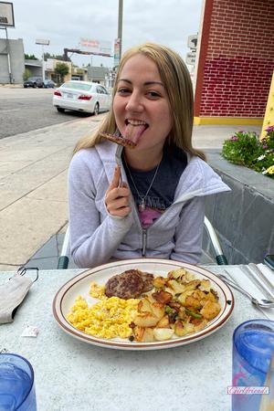 Original 2000 px/ 3000 px