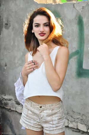 Original 2000 px/ 3011 px