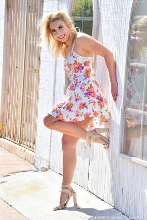 Original 852 px/ 1280 px