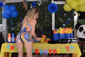 Original 2998 px/ 2001 px