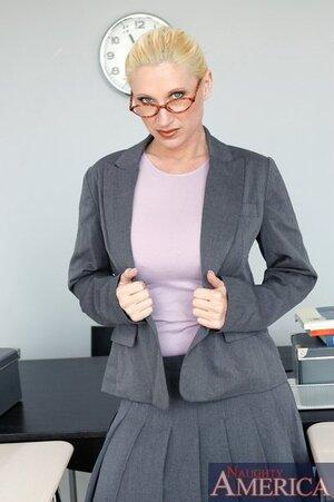 Original 399 px/ 600 px